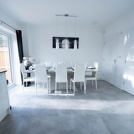 Entire Modern Home With Private Parking For 6/8 Persons Worksop ภายนอก รูปภาพ